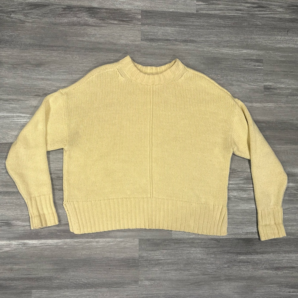 a new day Crew Neck Yellow Sweater Small